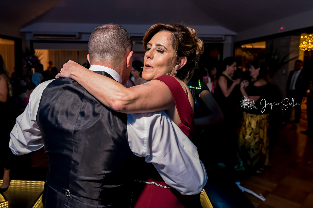 Pista de dança da festa de casamento de Ana Catarina e Dagoberto no Leme Tênis Clube, Rio de Janeiro - RJ. Registro da fotógrafa Jaque Salles Fotografia
