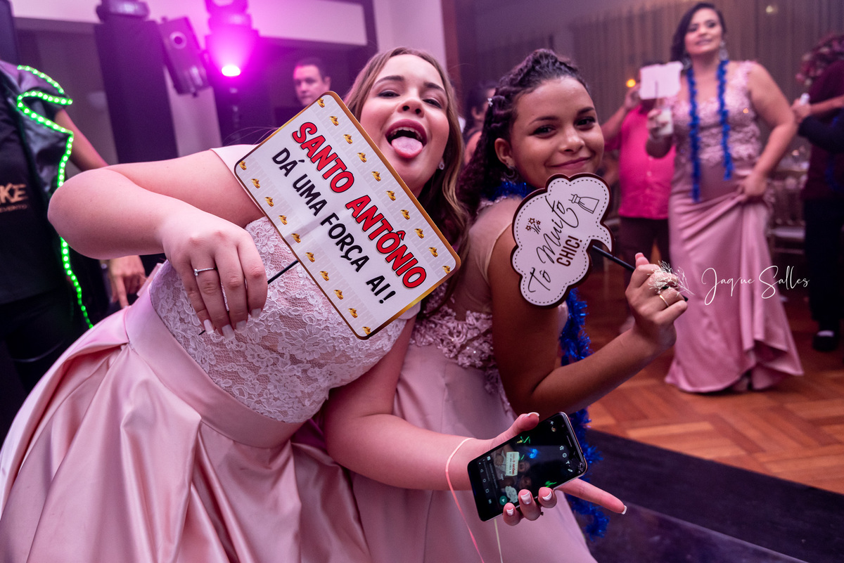 Festa de casamento no Leme Tênis Clube, Rio de Janeiro - RJ. Registro da fotógrafa Jaque Salles 