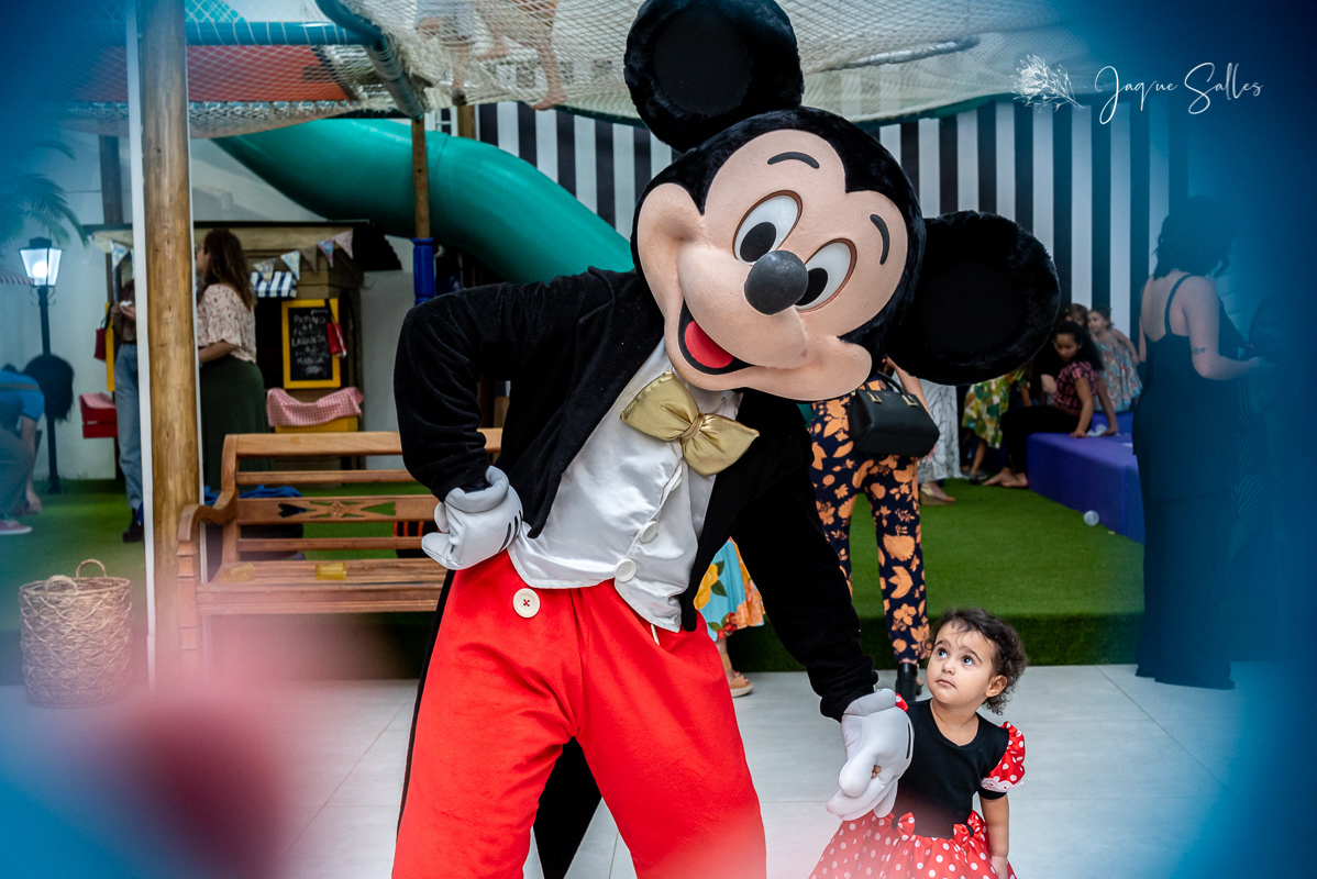Helena faz aniversário e comemora seus dois anos com festa da Minnie vermelha - Fotografia de Jaque Salles