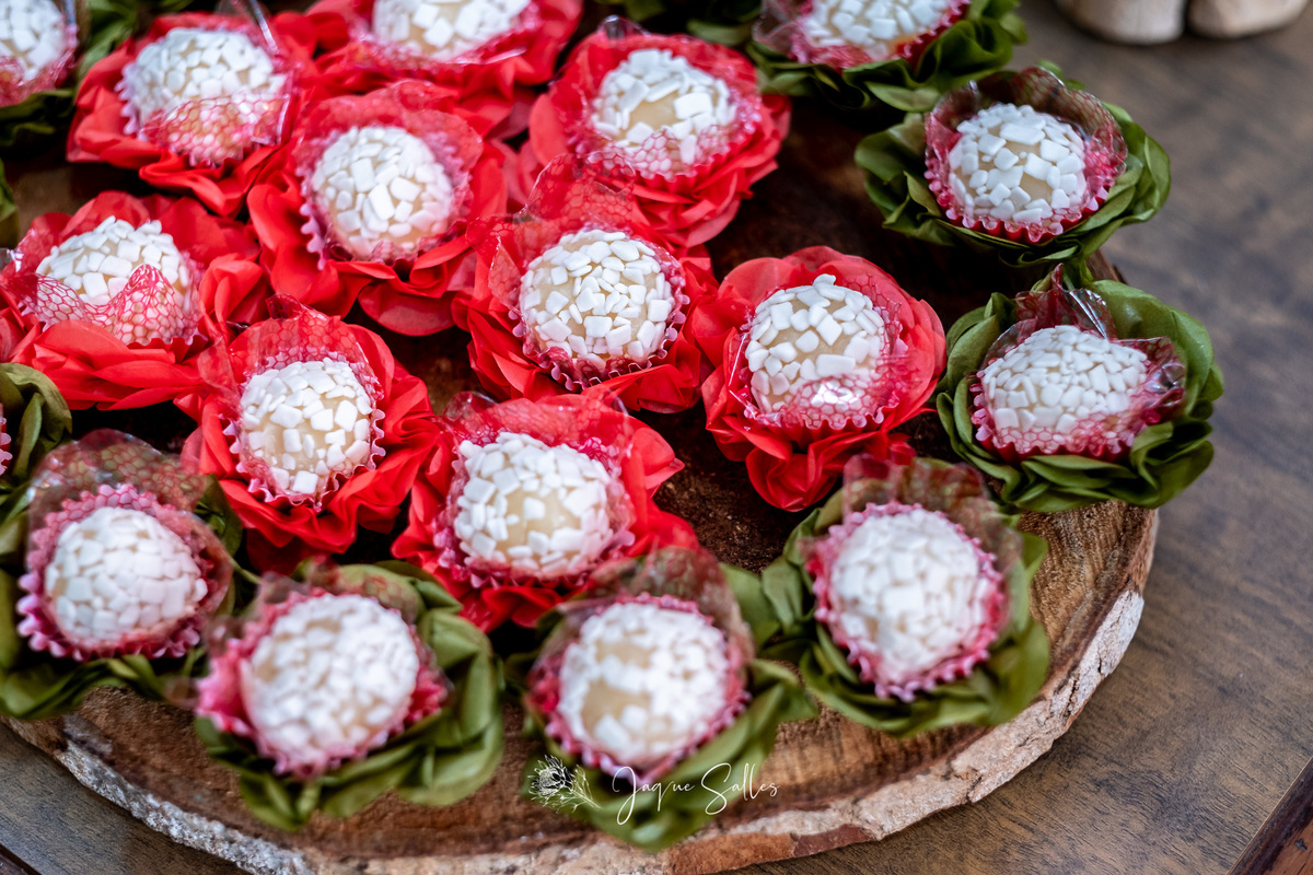 Inspiração de decoração para festa infantil de 1 ano tema Joaninha. Fotografia de Jaque Salles