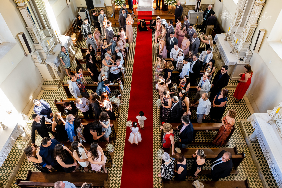 Casamento de dia na Igreja de Santa Thereza D’ávila em Rio das Flores - RJ. Imagens da Fotógrafa de Casamento de Jaque Salles