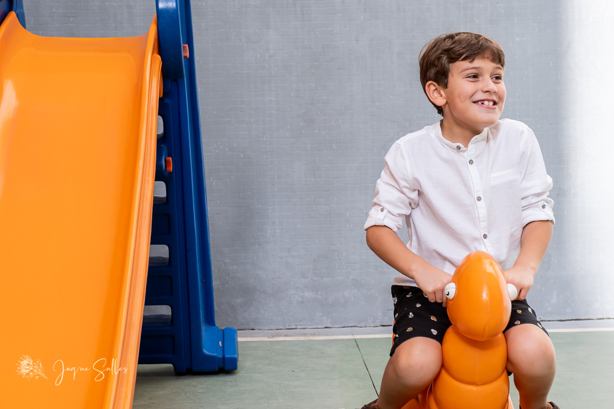 O tema da Festa de Aniversário de oito anos do Guilherme foi de Transformers. Retrato de Jaque Salles Fotografia