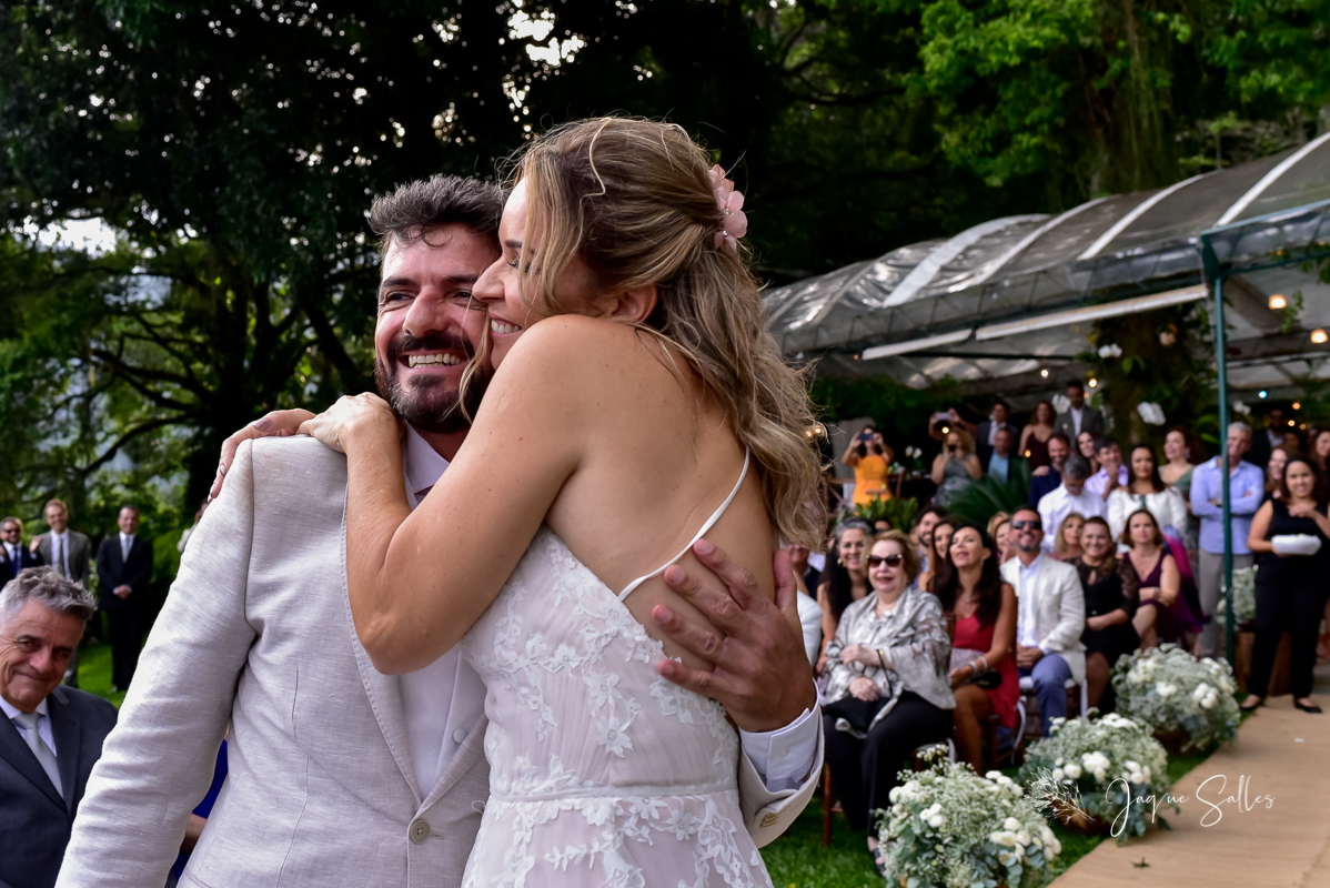Fotos do Casamento de Aurora e Márcio na Casa de Santa Tereza. A Cerimónia de Casamento aconteceu durante o dia e teve como Fotógrafa Jaque Salles Fotografia