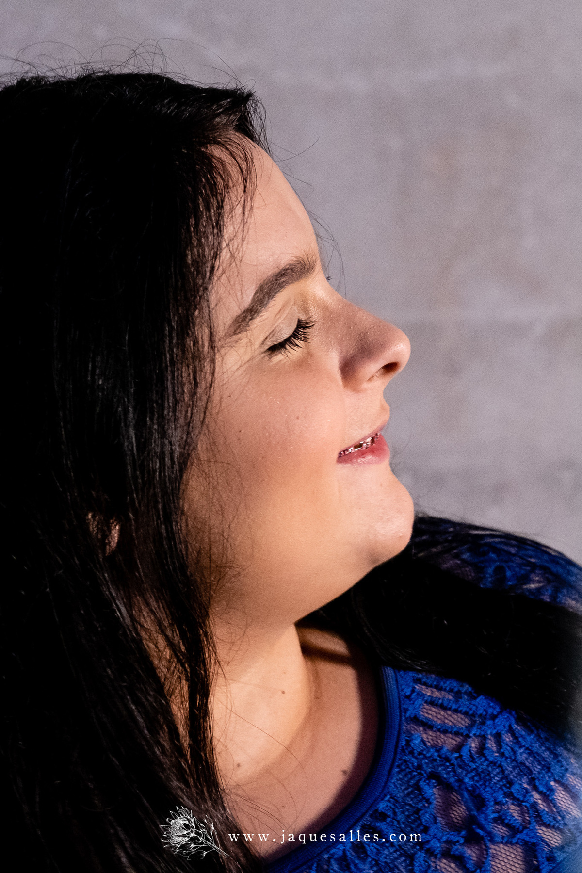 O Ensaio Fotográfico da Debutante Fernanda aconteceu na Cidade das Artes situada na Barra da Tijuca, RJ. Imagens da Fotógrafa carioca especialista em Fotografia de 15 anos, Jaque Salles Fotografia