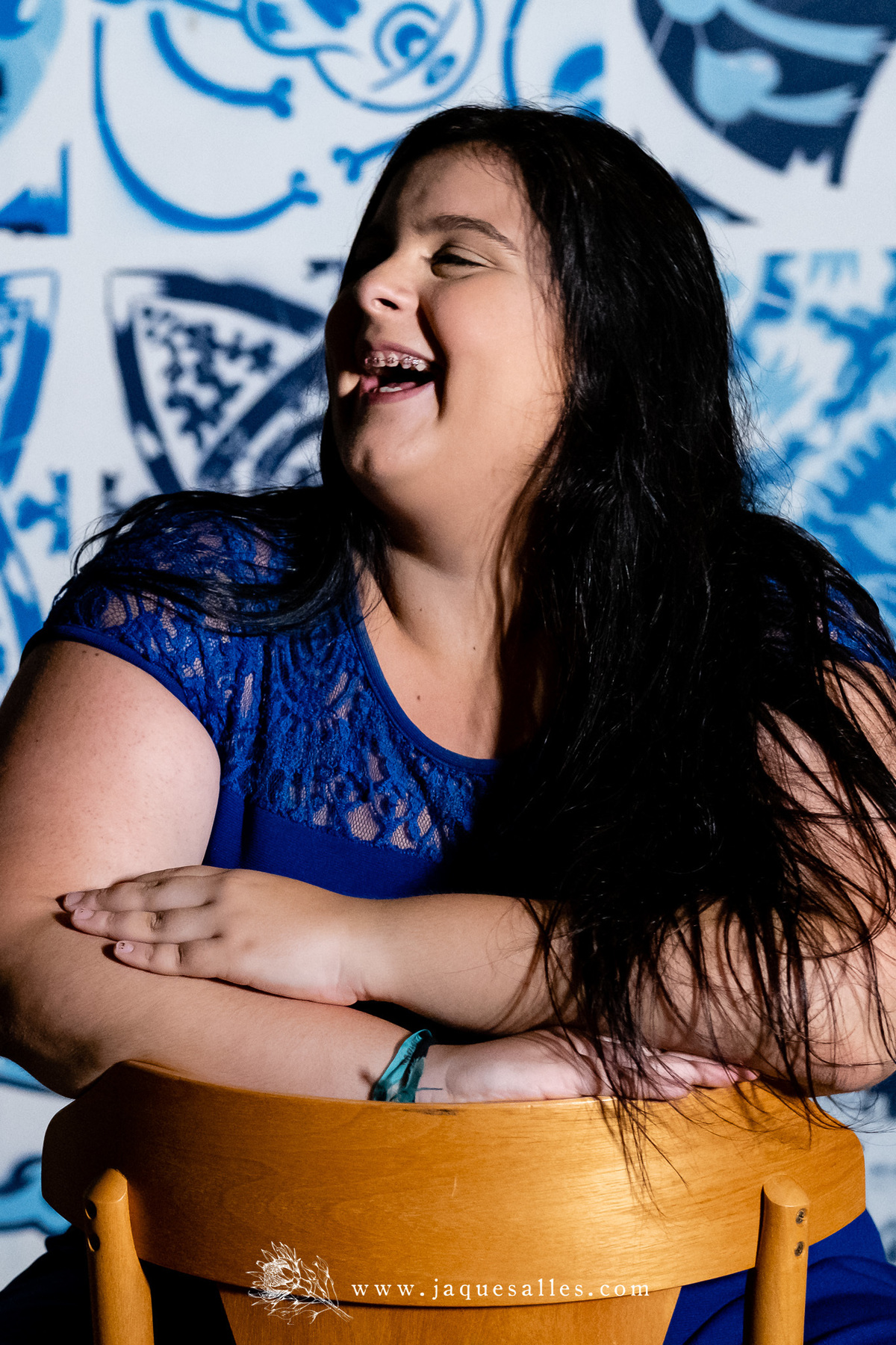 O Ensaio Fotográfico da Debutante Fernanda aconteceu na Cidade das Artes situada na Barra da Tijuca, RJ. Imagens da Fotógrafa carioca especialista em Fotografia de 15 anos, Jaque Salles Fotografia