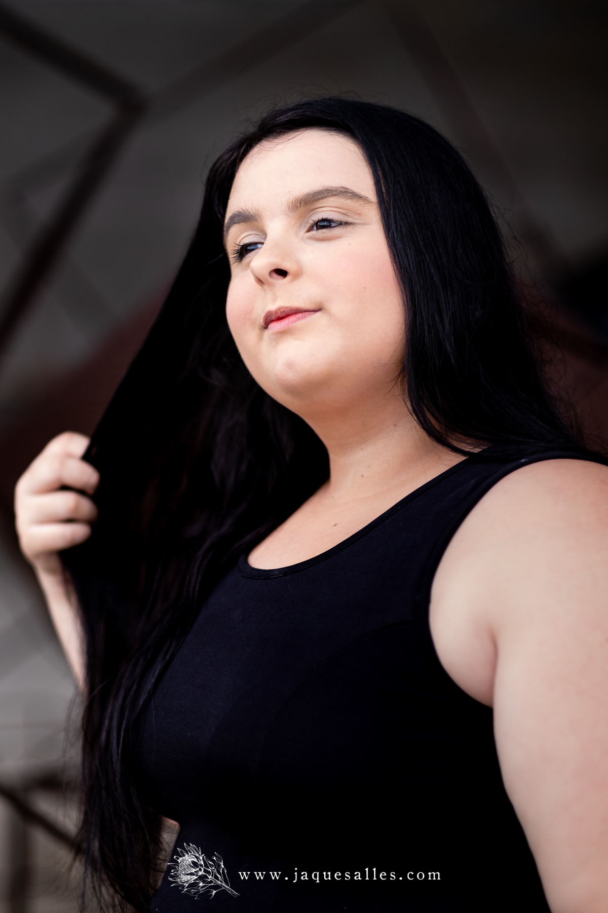 O Ensaio Fotográfico da Debutante Fernanda aconteceu na Cidade das Artes situada na Barra da Tijuca, RJ. Imagens da Fotógrafa carioca especialista em Fotografia de 15 anos, Jaque Salles Fotografia