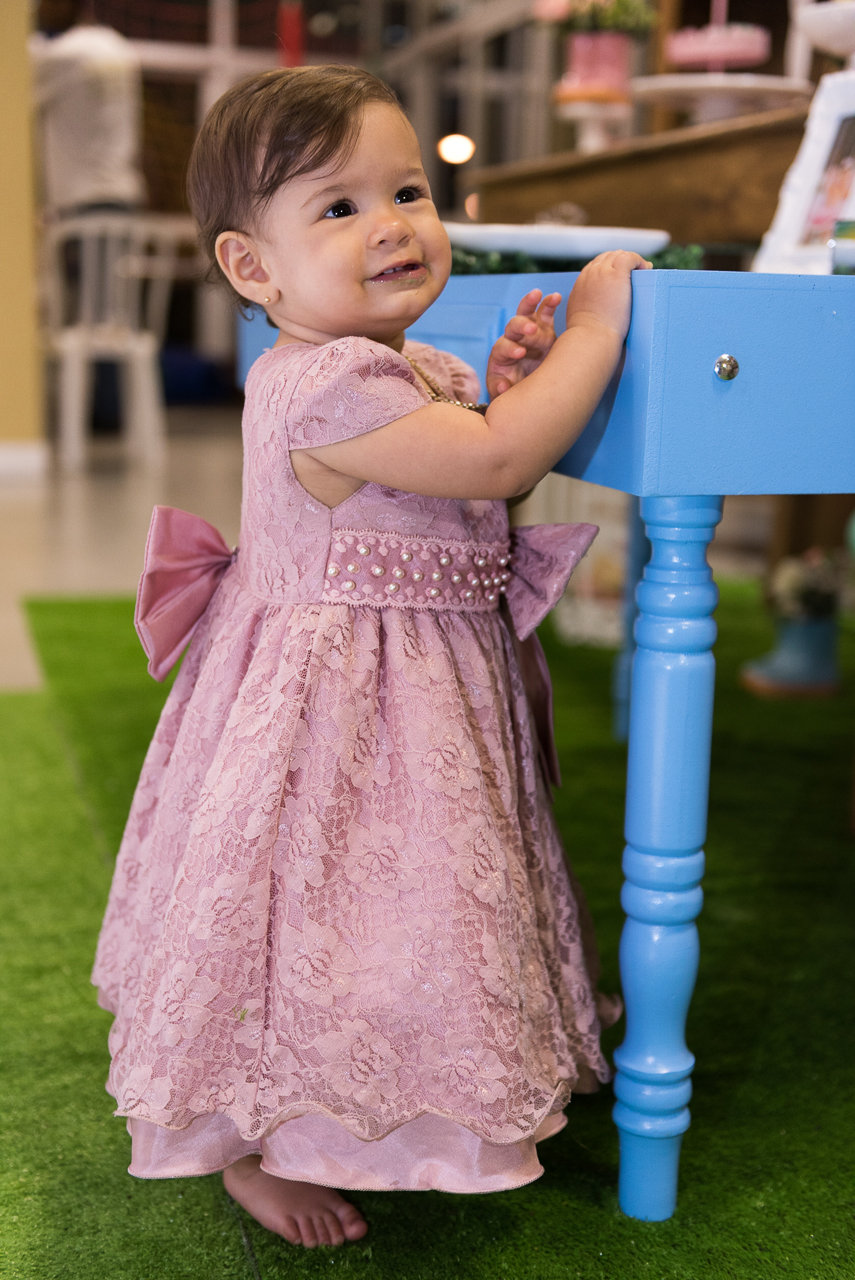 Bia fez 1 ano a adora comer doce