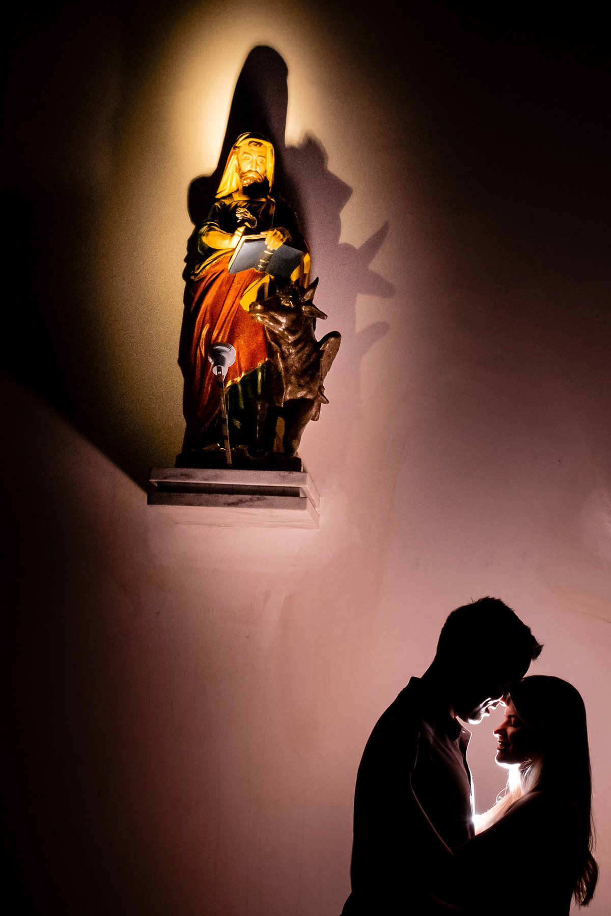 Fotografia de Casamento no Rio de Janeiro - RJ.  Ensaio Fotográfico Pré Casamento dos Noivos Vitoria e William realizado no Trem do Corcovado, Cristo Redentor. Fotos da Fotógrafa de Casamento e Famílias Jaque Salles