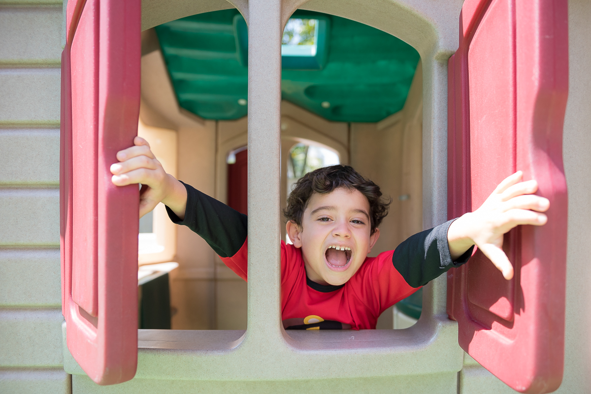 Alegria de menino é registrada pela fotógrafa infantil e de gestante jaque salles fotografia