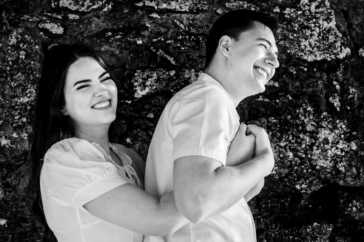 Ensaio fotográfico pré wedding ao amanhecer na Praia Vermelha, Urca - RJ.
Os noivos Emanuela e João foram fotografados pela fotógrafa de casamentos e famílias Jaque Salles.