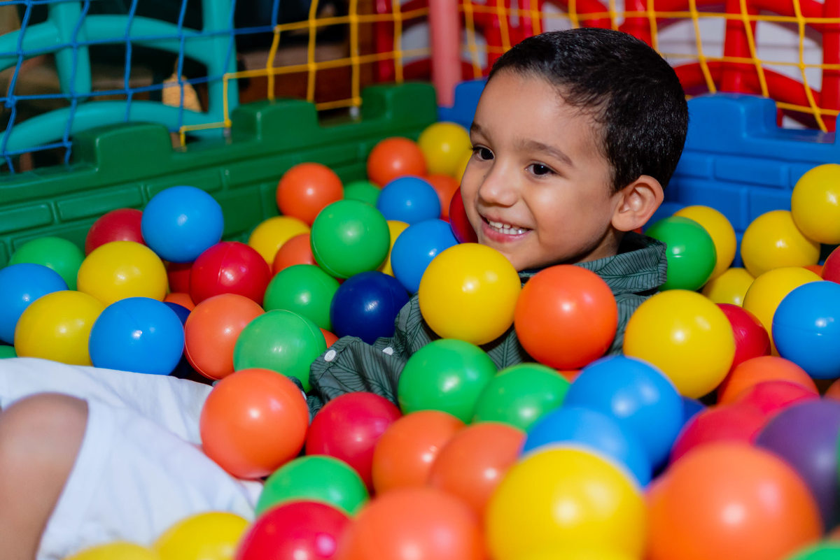 Aniversário Infantil de quatro anos do Pedro Lucas no Clube Açores na Tijuca - RJ. Imagens da Fotógrafa Infantil RJ Jaque Salles Fotografia