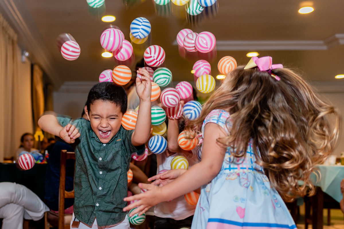 Aniversário Infantil de quatro anos do Pedro Lucas no Clube Açores na Tijuca - RJ. Imagens da Fotógrafa Infantil RJ Jaque Salles Fotografia