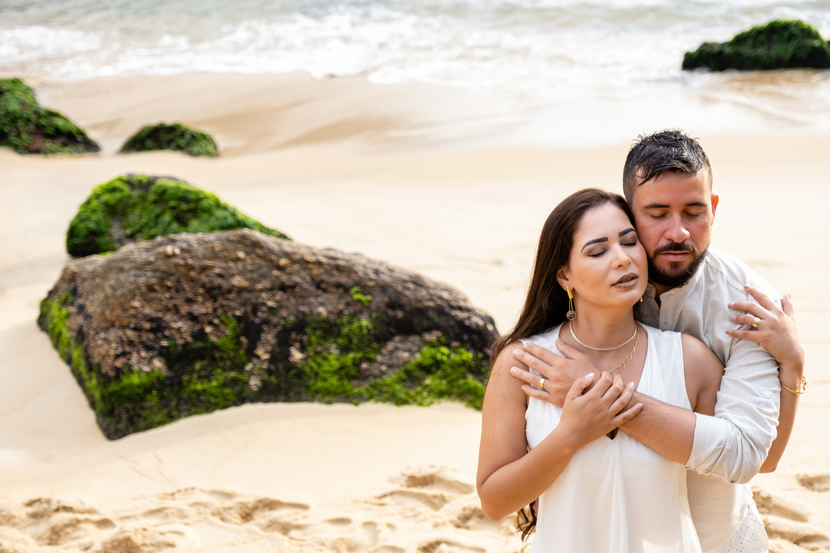 Ensaio fotográfico pré wedding Natielly e Romário na praia da Urca, Pão de Açucar - RJ. Imagens da fotógrafa de casamento e famílias Jaque Salles