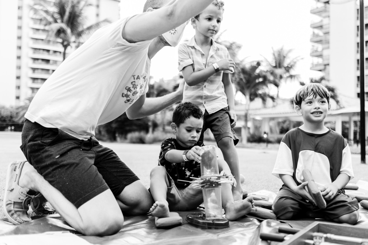 Joaquim brinca com os amigos vestido de Sonic durante toda a sua festa de 5 anos. Fotografia de Jaque Salles