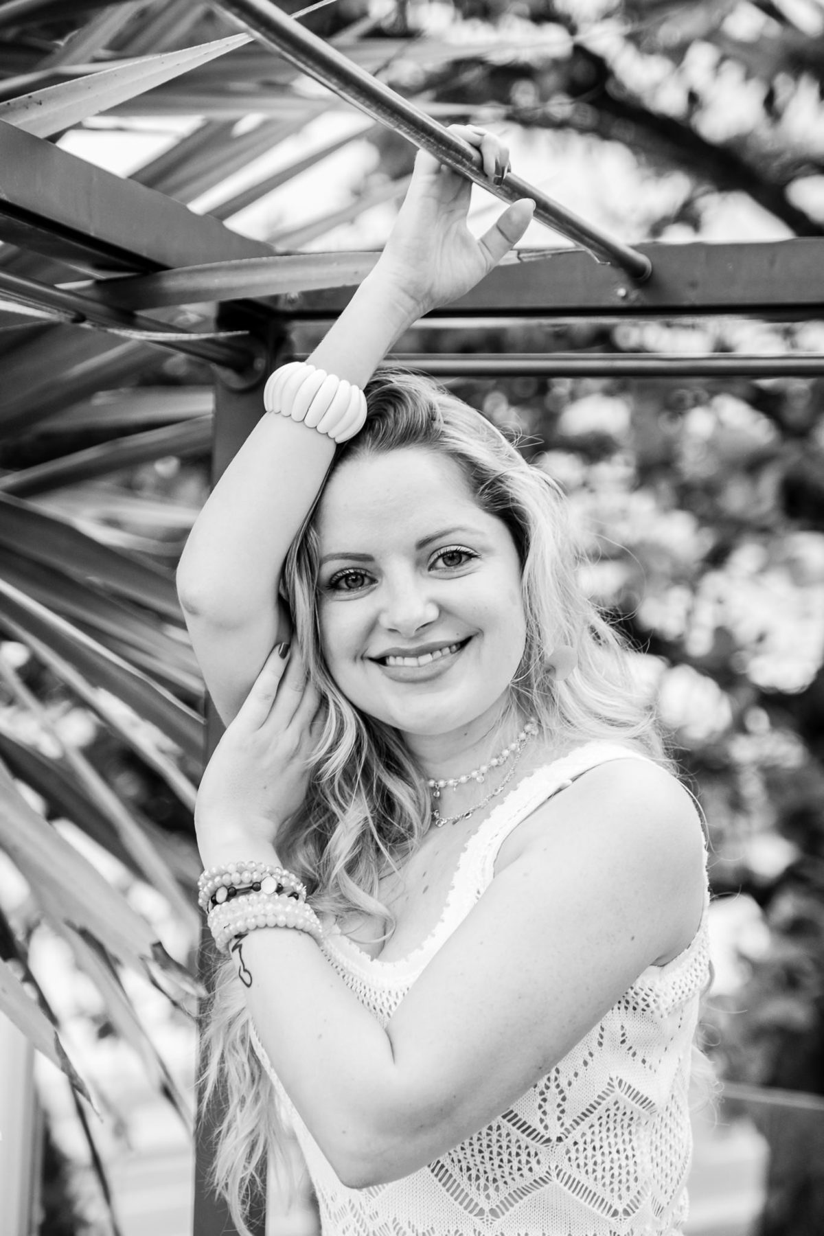 A fotógrafa carioca de casamento e famílias Jaque Salles fotografa Heloine durante sua estadia na cidade do Rio de Janeiro. A bela loira esteve hospedada no Hotel Nacional que fica no bairro de São Conrado, próximo a Barra da Tijuca.