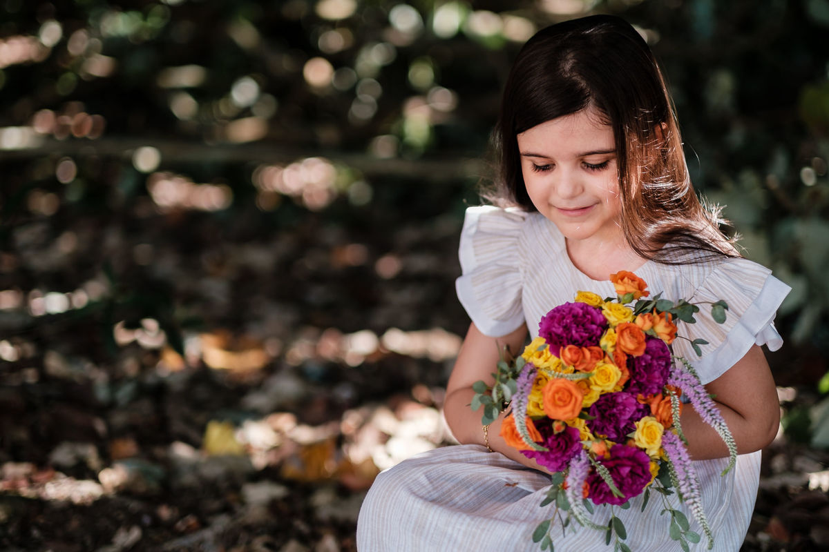 Fotografia infantil - Ensaio fotográfico da Isabella realizado no Bosque da Barra. Imagens da fotógrafa de casamento e famílias Jaque Salles