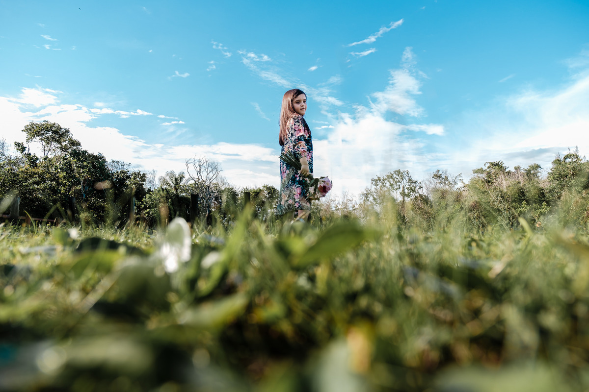 Ensaio fotográfico da Isabella realizado em comemoração aos seus 7 anos. As fotografias foram feitas no Bosque da Barra, Barra da Tijuca, RJ. Imagens da fotógrafa de casamento e famílias Jaque Salles