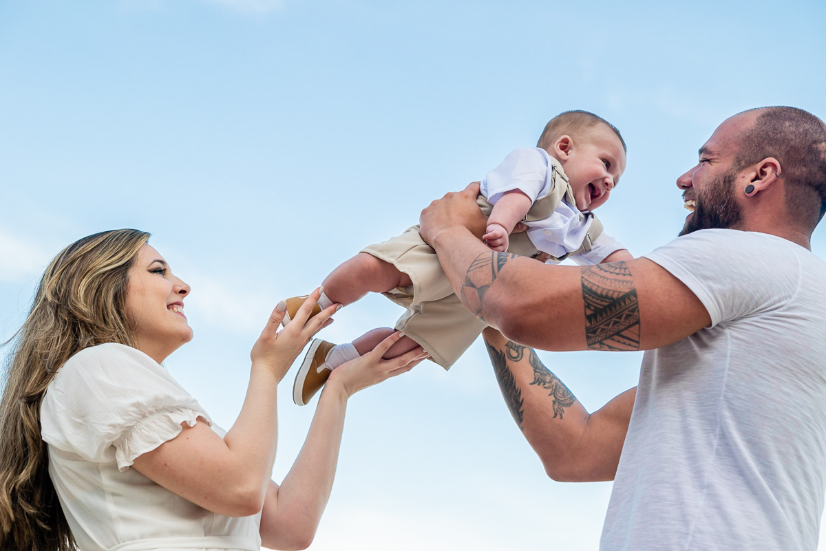 Fotografia RJ, ensaio fotográfico pré wedding na prainha com os noivos Felipe e Nathália. Fotos da fotógrafa de casamento e de famílias Jaque Salles