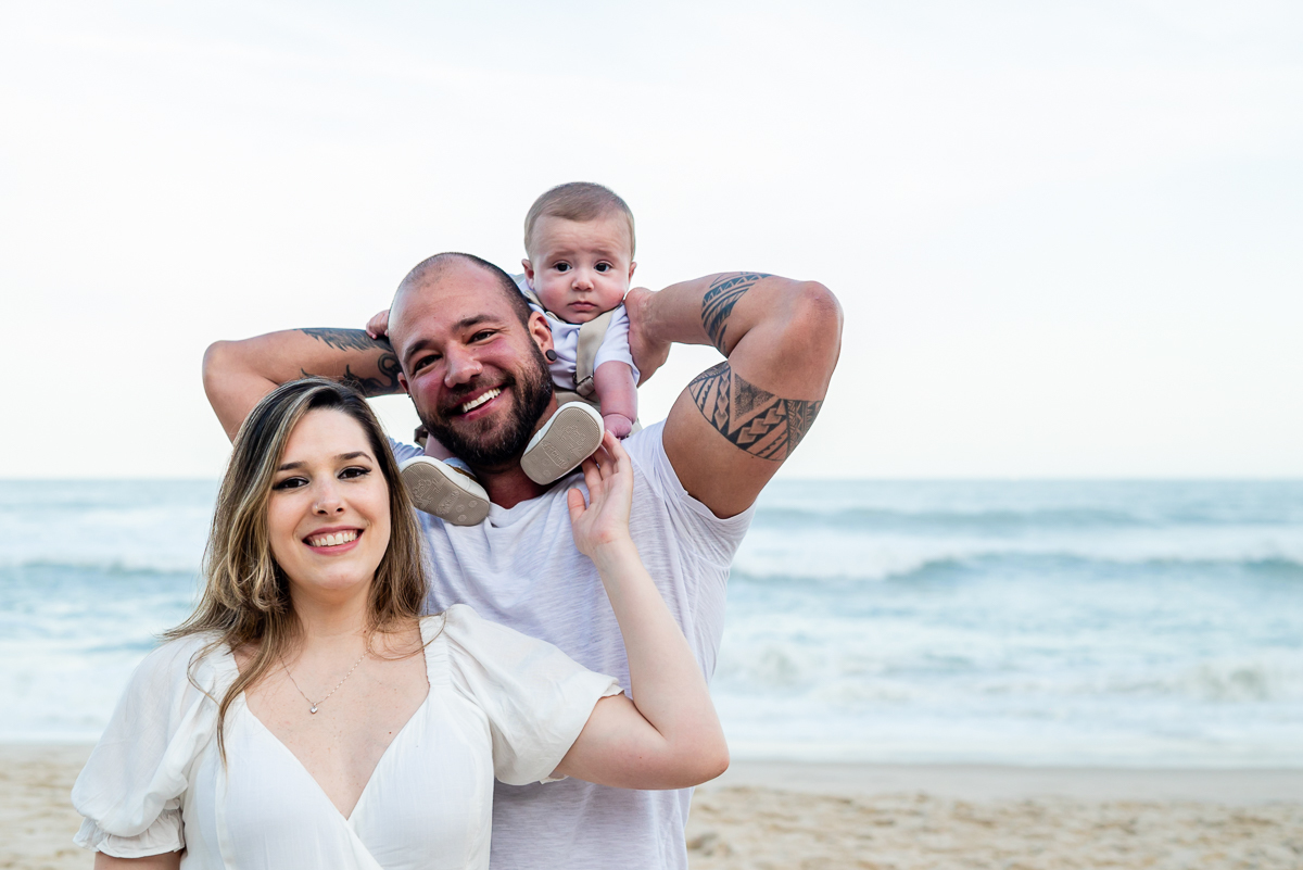 Fotografia RJ, ensaio fotográfico pré wedding na prainha com os noivos Felipe e Nathália. Fotos da fotógrafa de casamento e de famílias Jaque Salles