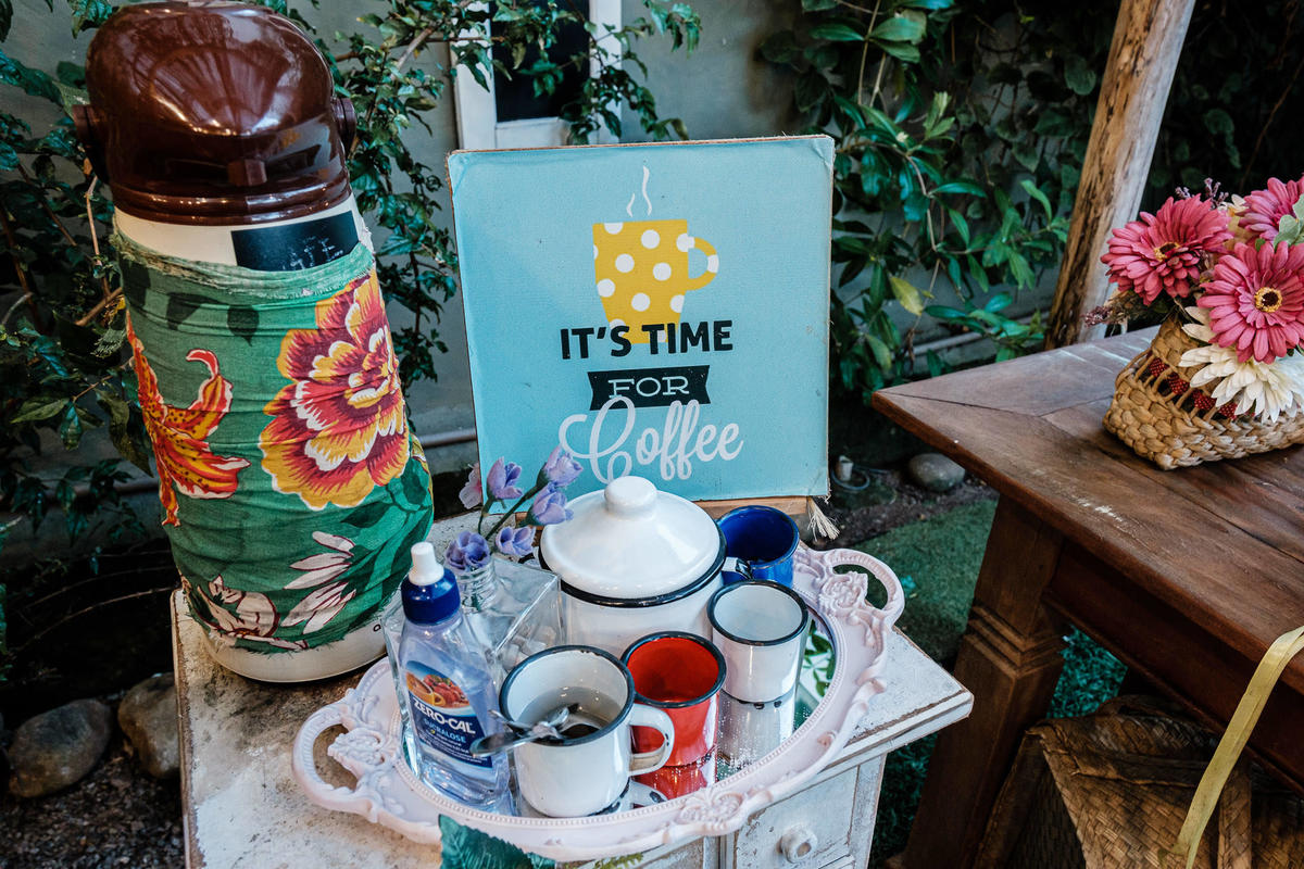 Inspiração para festa infantil lúdica de 1 ano no Rio de Janeiro com o tema Jardim das Fadas. O aniversário aconteceu no espaço O quintal no Rio de Janeiro, Recreio dos Bandeirantes. A Fotógrafa infantil Jaque Salles foi a responsável pelas belas imagens.