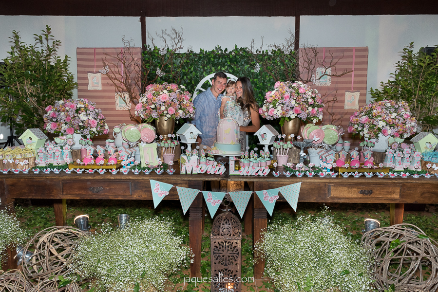 Fotógrafa de aniversário infantil rj fotografa bebê em sua festa de aniversário de um ano 