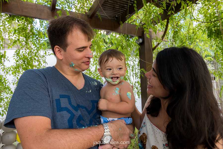 família comemora um ano de vida do seu baby
