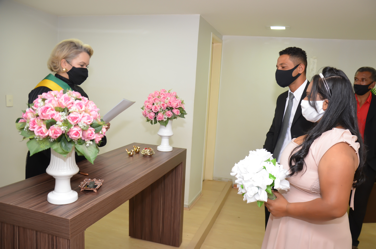 Casamento no 
Cartório de Samambaia Sul: Cartório do 6º Ofício de Registro de Civil, Títulos e Documentos e Pessoas Jurídicas do Distrito Federal