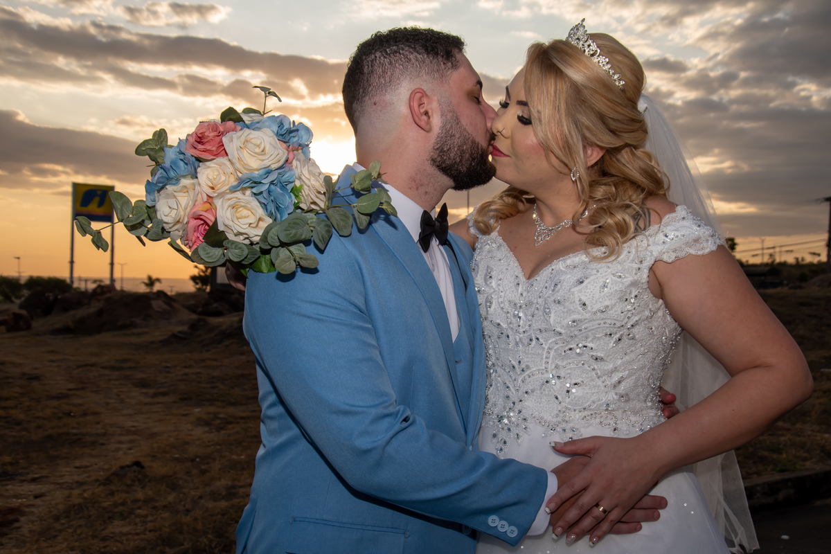 No fundo do Cartório Colorado apois a cerimônia Civil fiz um mini ensaio street wedding