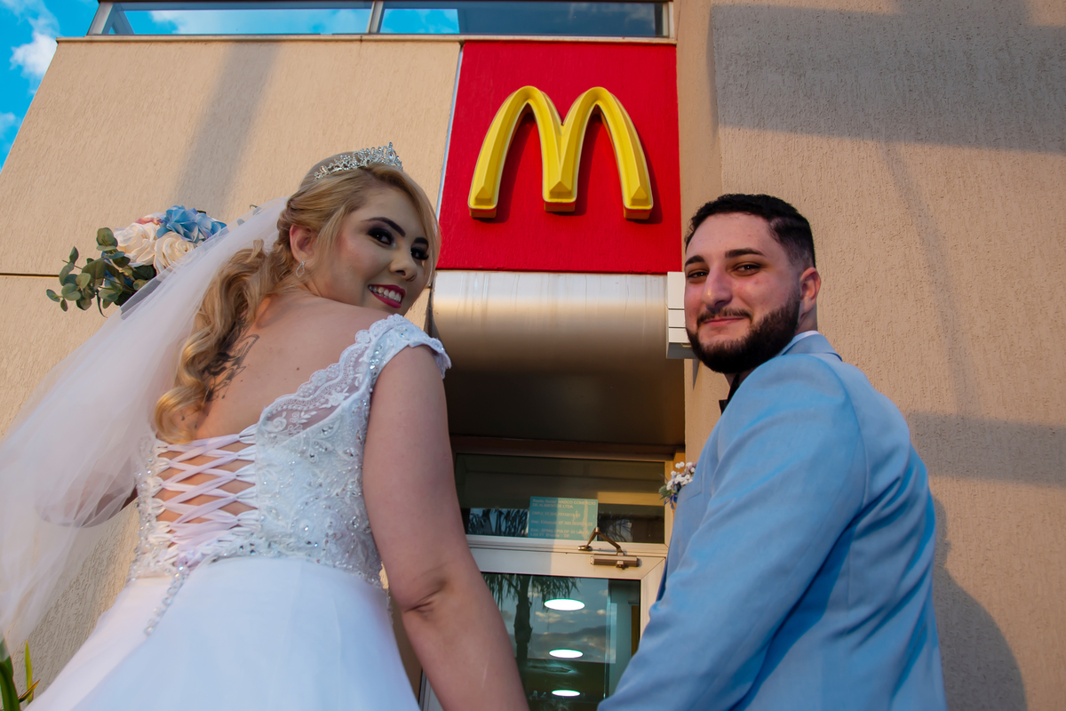 mini ensaio street wedding no  Mc Donalds 