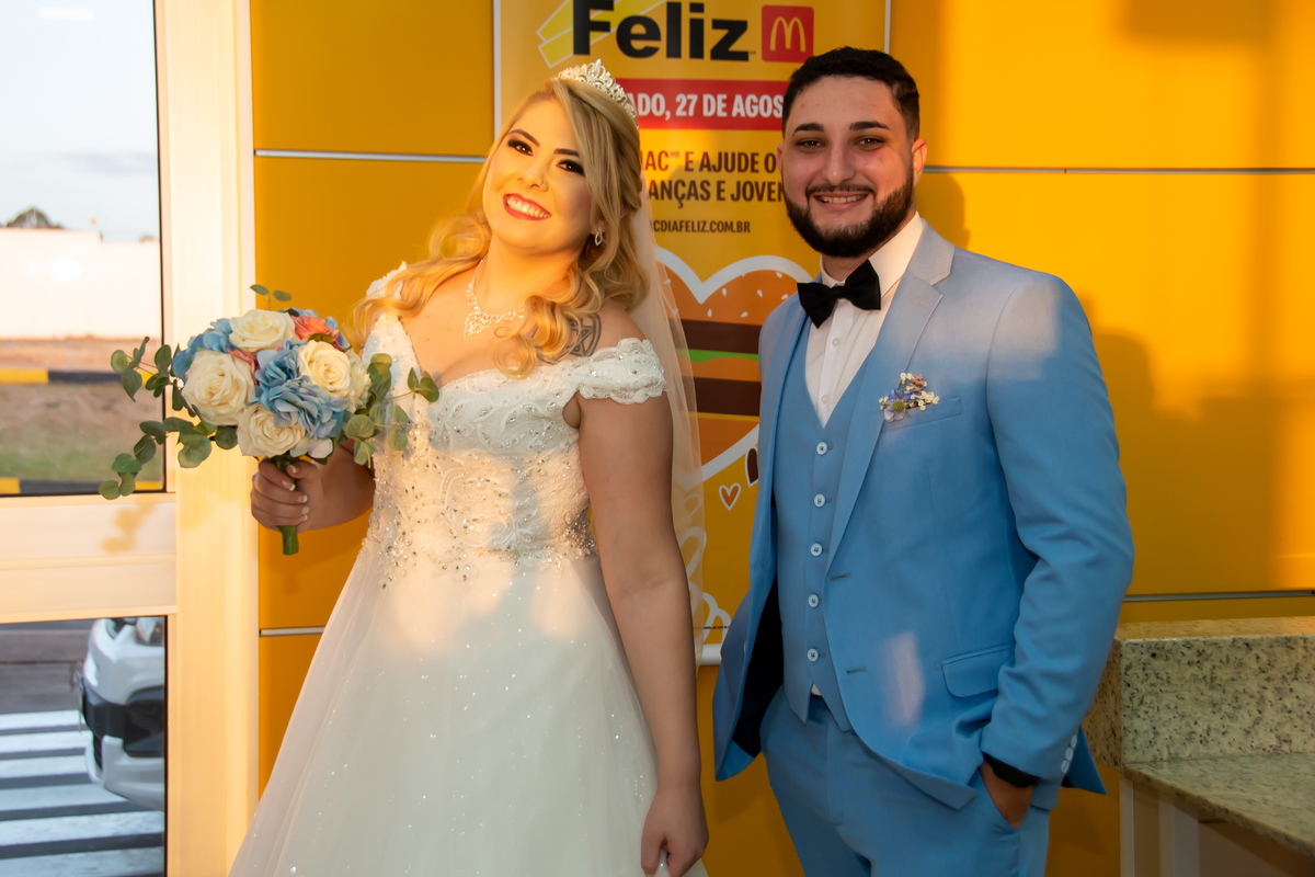 mini ensaio street wedding no  Mc Donalds 