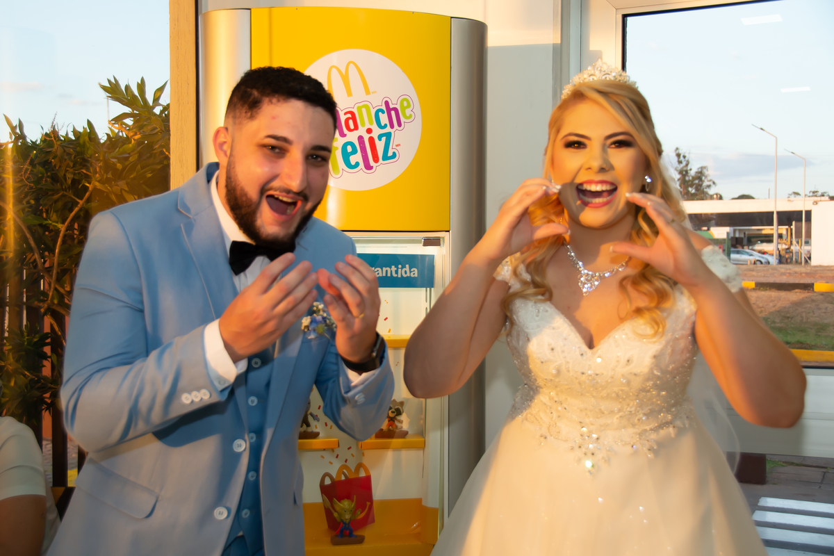mini ensaio street wedding no  Mc Donalds 