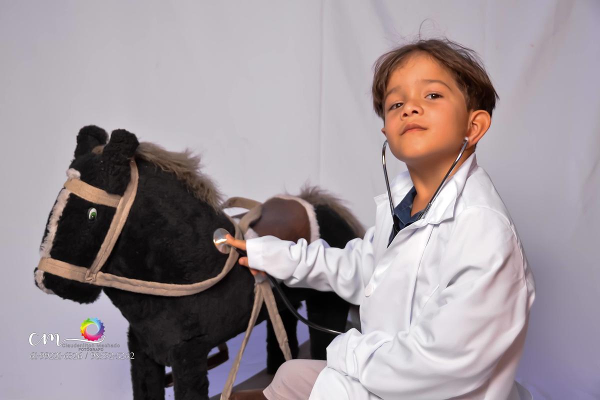 veterinário:A medicina veterinária é uma das muitas áreas do conhecimento ligada à manutenção e restauração da saúde. 
