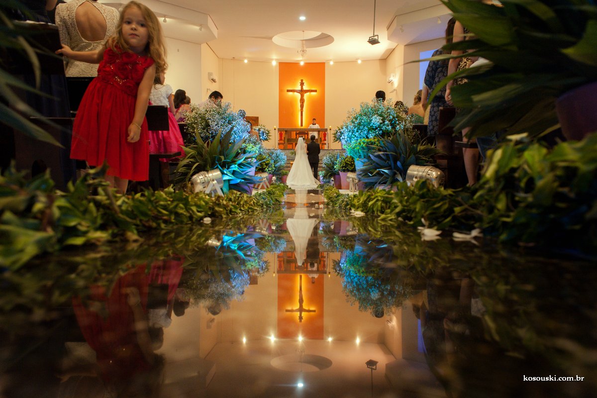 corredor de igreja de vidro