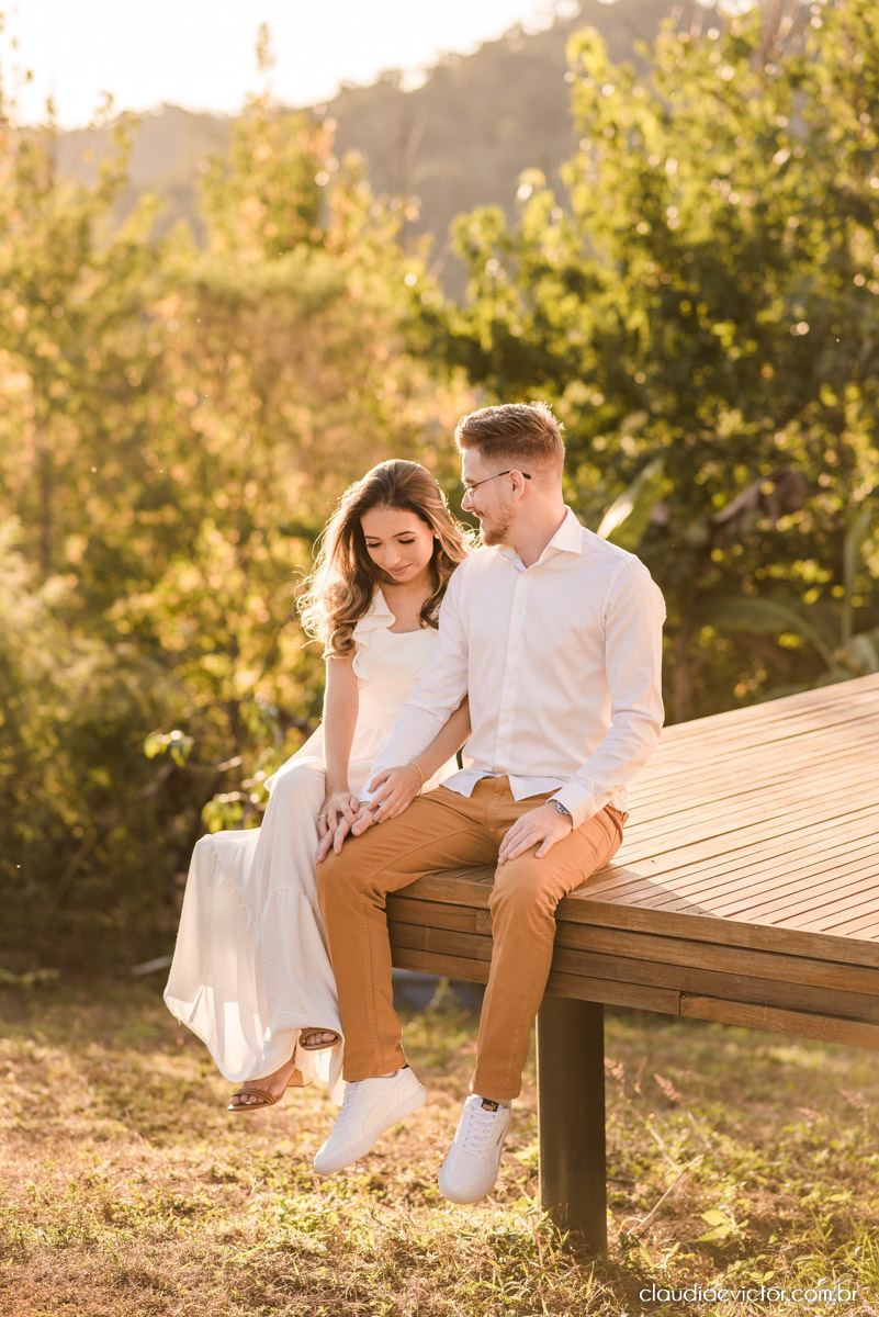 Ensaio Casal pre wedding feito por fotógrafo de casamento vila velha fotógrafo de casamento serra fotógrafo de casamento vitória por do sol pedra azul fotos de casal