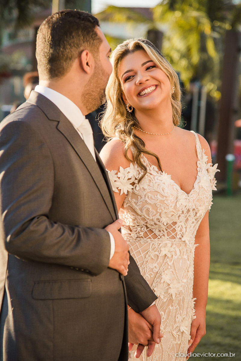 Casamento de dia por do sol fotógrafo de Casamento em Vila Velha fotógrafo de Casamento em Serra fotógrafo de Casamento em Vitória fotógrafo de Casamento em cariacica fotógrafo de Casamento em Aracruz noiva vestido de noiva cerimonial ponta dos Fachos