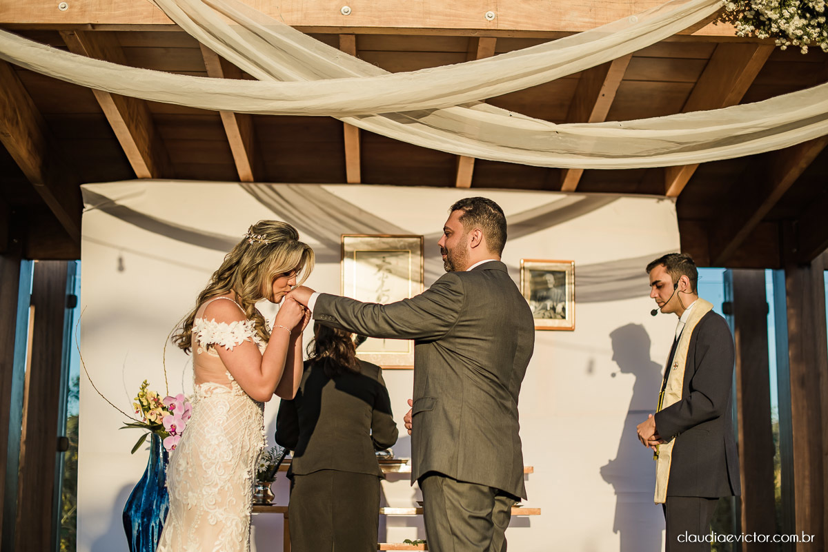 Casamento de dia por do sol fotógrafo de Casamento em Vila Velha fotógrafo de Casamento em Serra fotógrafo de Casamento em Vitória fotógrafo de Casamento em cariacica fotógrafo de Casamento em Aracruz noiva vestido de noiva cerimonial ponta dos Fachos