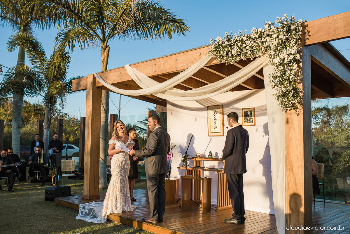 Casamento de dia por do sol fotógrafo de Casamento em Vila Velha fotógrafo de Casamento em Serra fotógrafo de Casamento em Vitória fotógrafo de Casamento em cariacica fotógrafo de Casamento em Aracruz noiva vestido de noiva cerimonial ponta dos Fachos