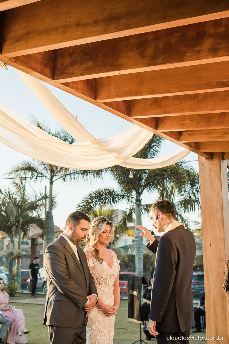 Casamento de dia por do sol fotógrafo de Casamento em Vila Velha fotógrafo de Casamento em Serra fotógrafo de Casamento em Vitória fotógrafo de Casamento em cariacica fotógrafo de Casamento em Aracruz noiva vestido de noiva cerimonial ponta dos Fachos