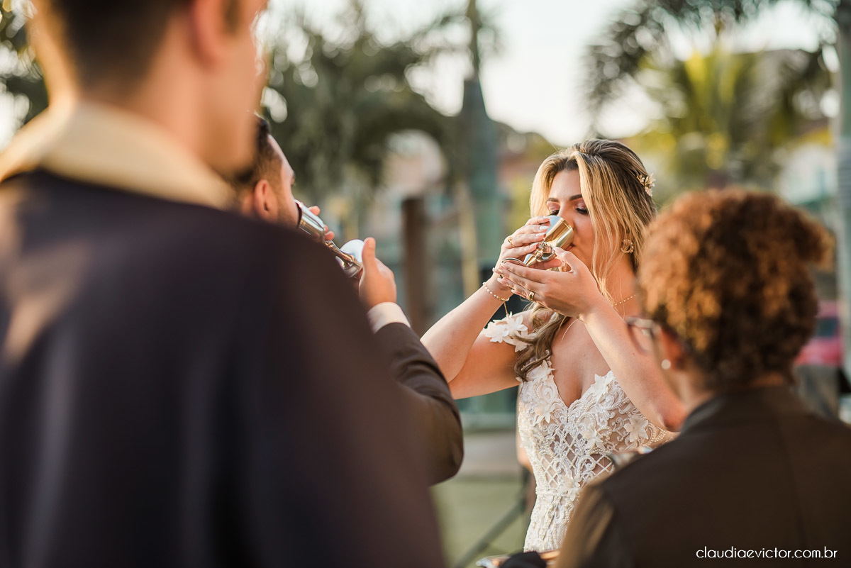 Casamento de dia por do sol fotógrafo de Casamento em Vila Velha fotógrafo de Casamento em Serra fotógrafo de Casamento em Vitória fotógrafo de Casamento em cariacica fotógrafo de Casamento em Aracruz noiva vestido de noiva cerimonial ponta dos Fachos