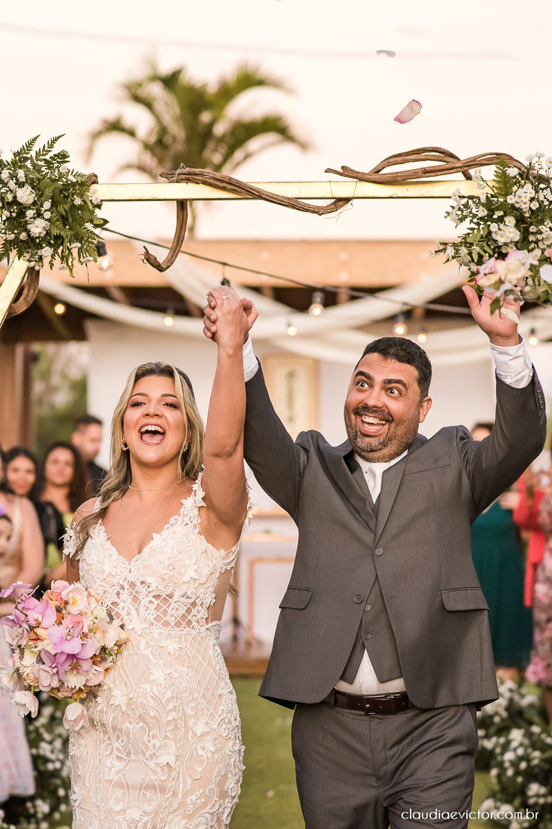 Casamento de dia por do sol fotógrafo de Casamento em Vila Velha fotógrafo de Casamento em Serra fotógrafo de Casamento em Vitória fotógrafo de Casamento em cariacica fotógrafo de Casamento em Aracruz noiva vestido de noiva cerimonial ponta dos Fachos