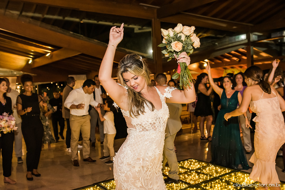 Casamento de dia por do sol fotógrafo de Casamento em Vila Velha fotógrafo de Casamento em Serra fotógrafo de Casamento em Vitória fotógrafo de Casamento em cariacica fotógrafo de Casamento em Aracruz noiva vestido de noiva cerimonial ponta dos Fachos