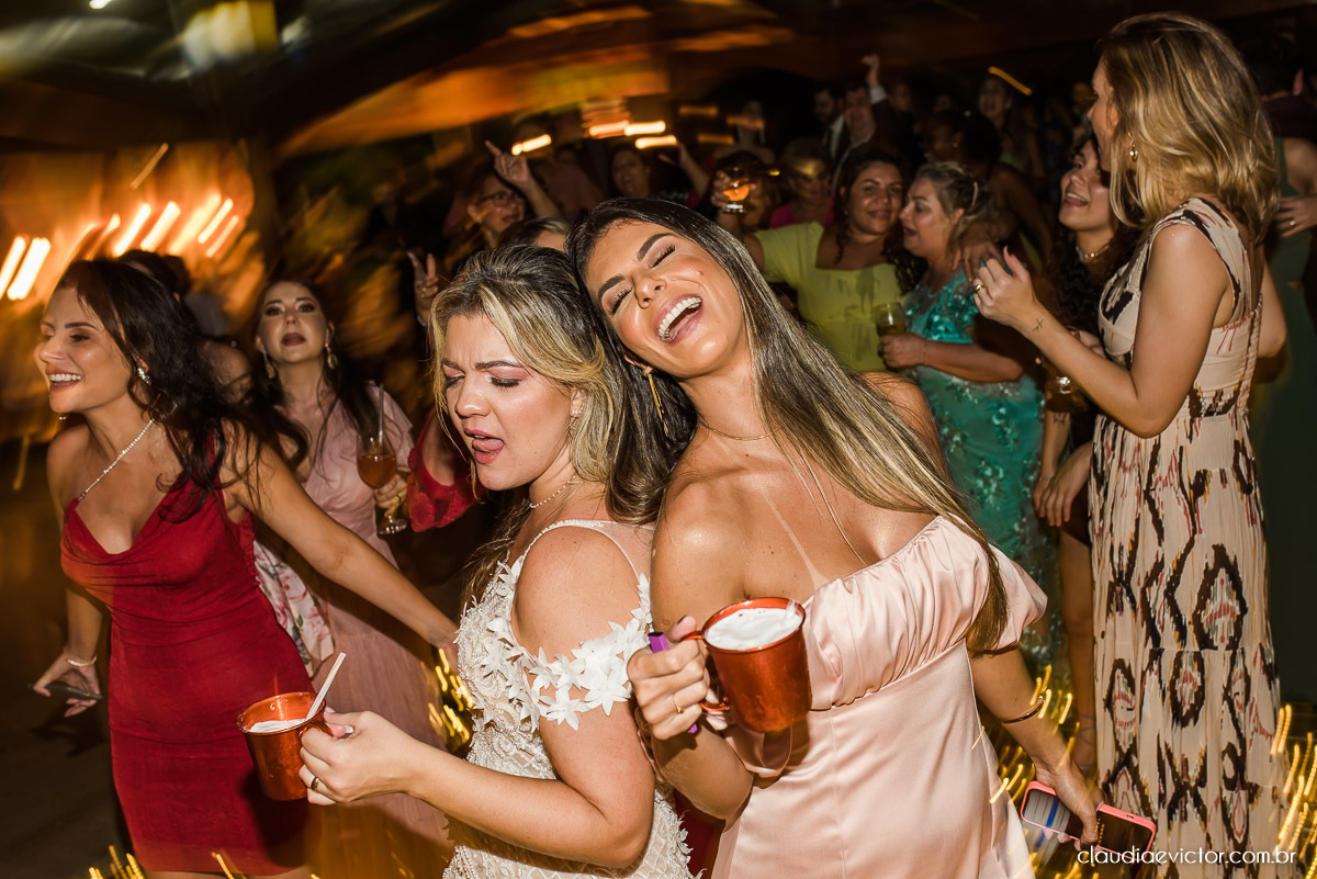 Casamento de dia por do sol fotógrafo de Casamento em Vila Velha fotógrafo de Casamento em Serra fotógrafo de Casamento em Vitória fotógrafo de Casamento em cariacica fotógrafo de Casamento em Aracruz noiva vestido de noiva cerimonial ponta dos Fachos