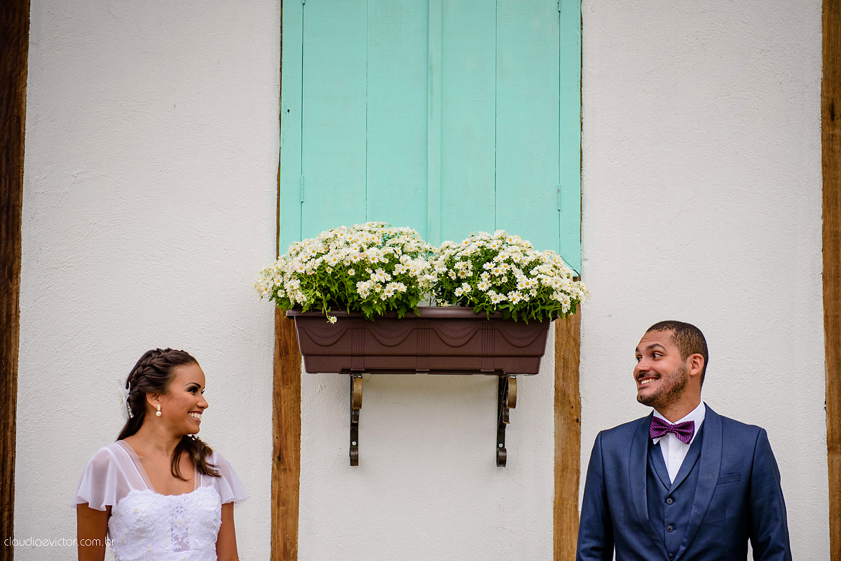 Lindo casamento com noivo e noiva realizado em Vila Velha por fotógrafos de casamento de Vila Velha fotógrafos de casamento de Vitória fotógrafos de casamento de Serra Espírito Santo e fotos externas em Pedra Azul ES