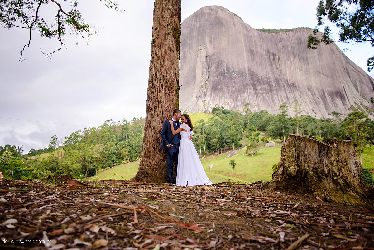 Lindo casamento com noivo e noiva realizado em Vila Velha por fotógrafos de casamento de Vila Velha fotógrafos de casamento de Vitória fotógrafos de casamento de Serra Espírito Santo e fotos externas em Pedra Azul ES