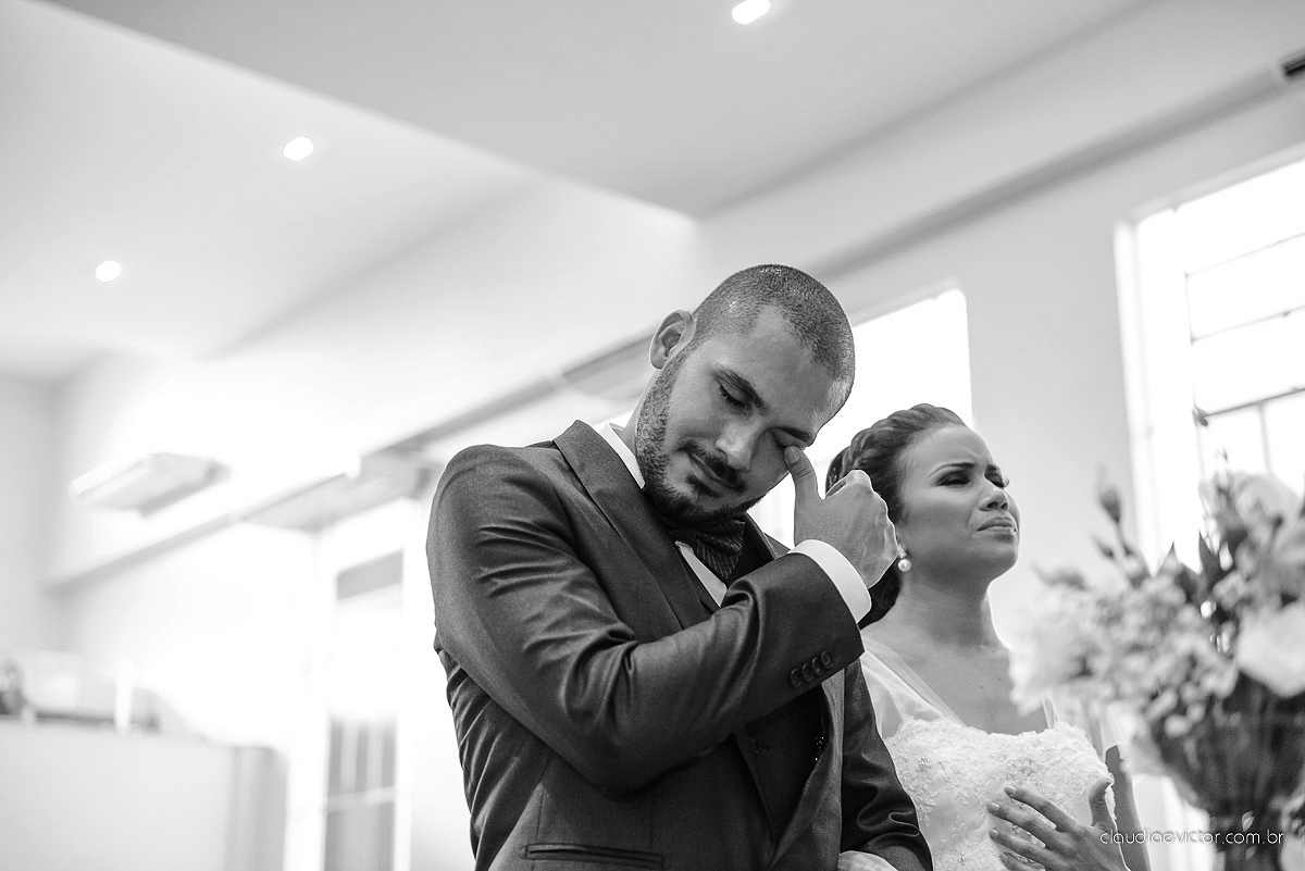 Lindo casamento com noivo e noiva realizado em Vila Velha por fotógrafos de casamento de Vila Velha fotógrafos de casamento de Vitória fotógrafos de casamento de Serra Espírito Santo e fotos externas em Pedra Azul ES