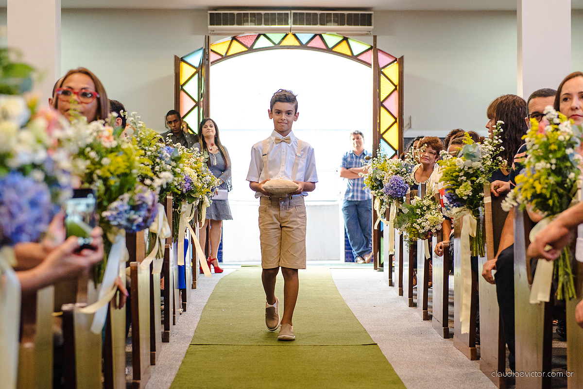 Lindo casamento com noivo e noiva realizado em Vila Velha por fotógrafos de casamento de Vila Velha fotógrafos de casamento de Vitória fotógrafos de casamento de Serra Espírito Santo e fotos externas em Pedra Azul ES