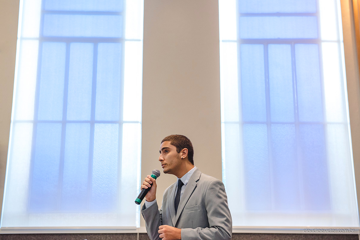 Lindo casamento com noivo e noiva realizado em Vila Velha por fotógrafos de casamento de Vila Velha fotógrafos de casamento de Vitória fotógrafos de casamento de Serra Espírito Santo e fotos externas em Pedra Azul ES