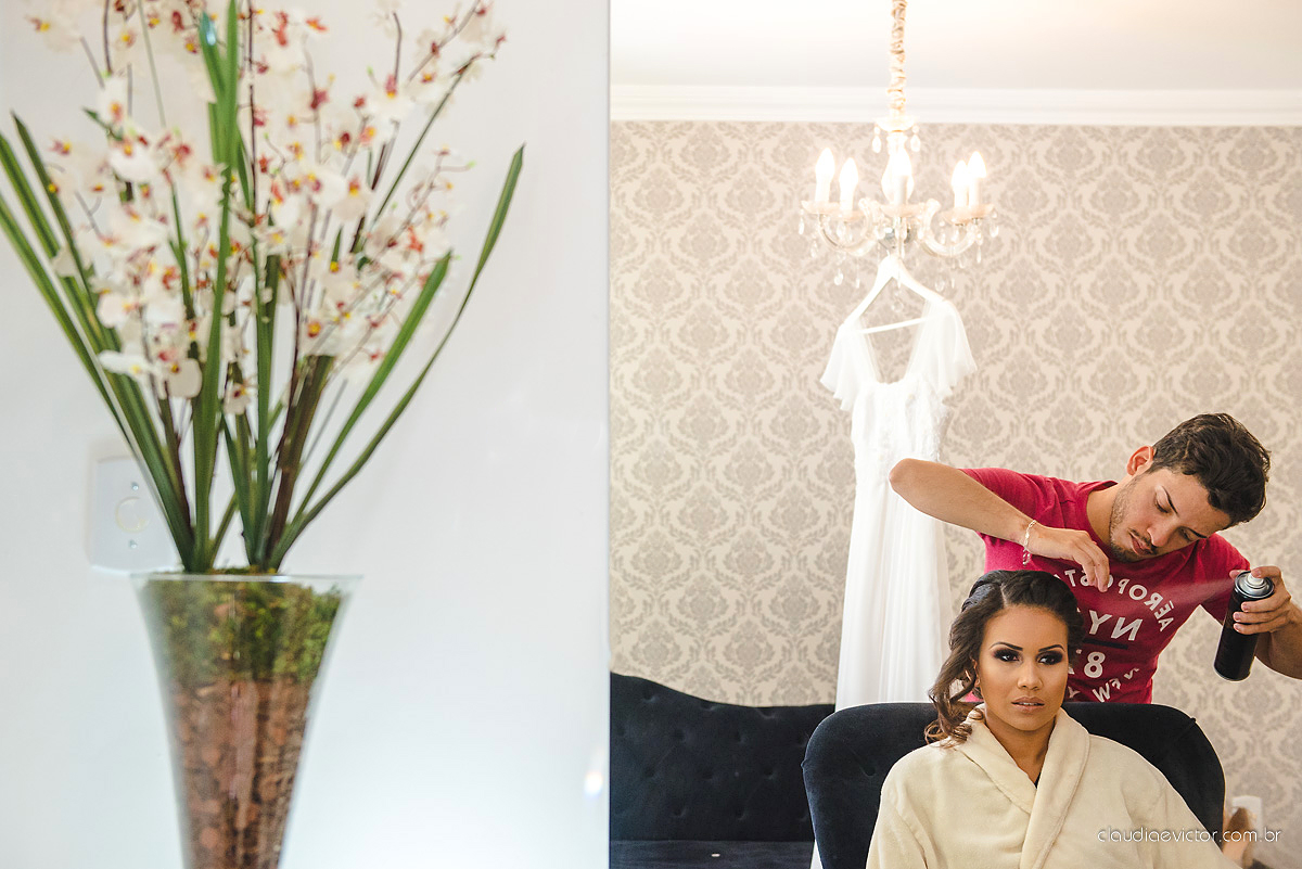 Lindo casamento com noivo e noiva realizado em Vila Velha por fotógrafos de casamento de Vila Velha fotógrafos de casamento de Vitória fotógrafos de casamento de Serra Espírito Santo e fotos externas em Pedra Azul ES