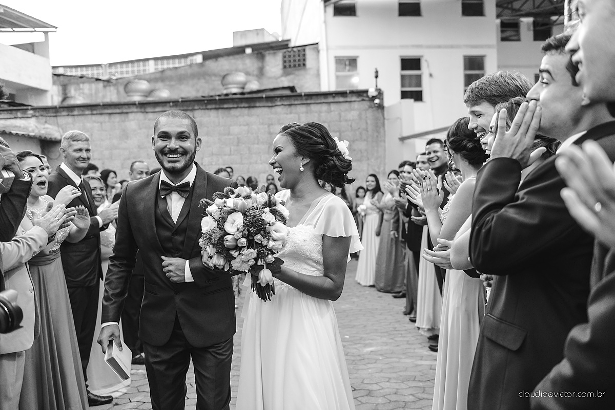 Lindo casamento com noivo e noiva realizado em Vila Velha por fotógrafos de casamento de Vila Velha fotógrafos de casamento de Vitória fotógrafos de casamento de Serra Espírito Santo e fotos externas em Pedra Azul ES