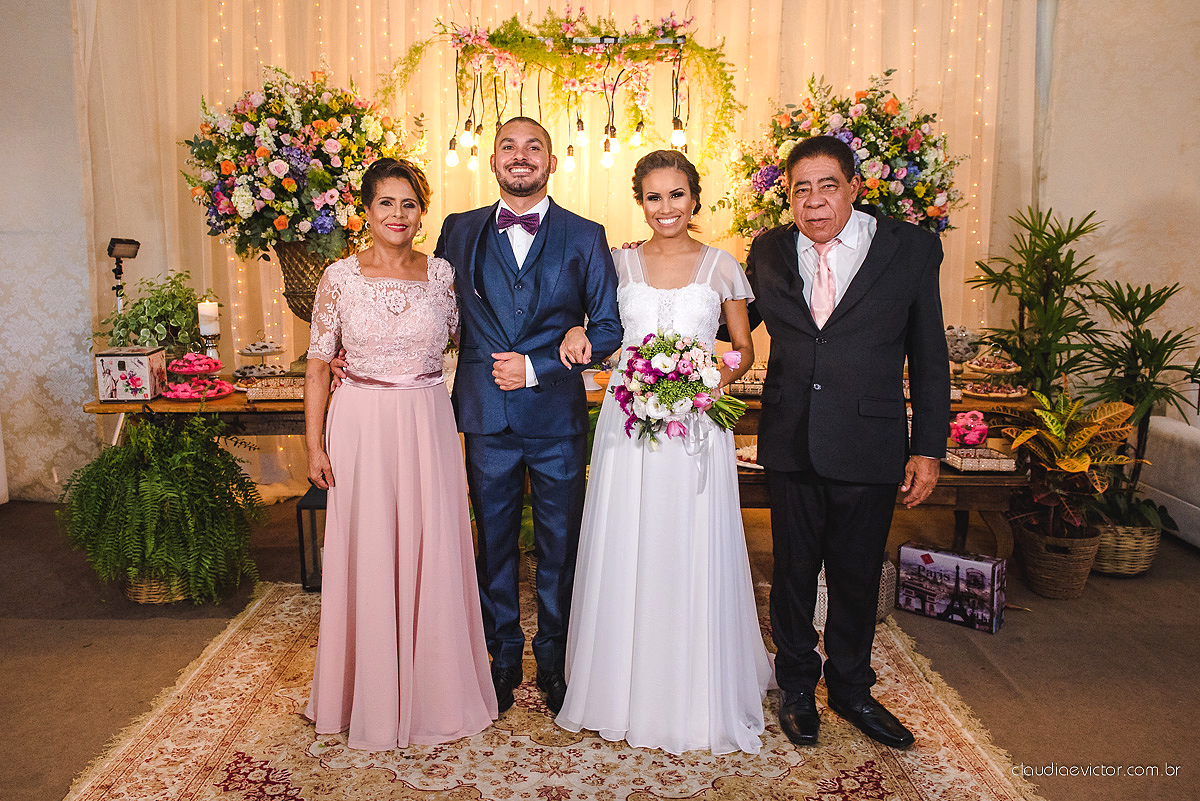 Lindo casamento com noivo e noiva realizado em Vila Velha por fotógrafos de casamento de Vila Velha fotógrafos de casamento de Vitória fotógrafos de casamento de Serra Espírito Santo e fotos externas em Pedra Azul ES